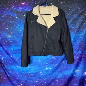 Gap- Faux Fur Lined Sherpa Jacket size Medium